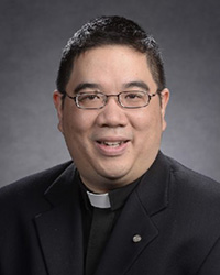 Father Andrew Leung Headshot